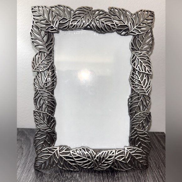 Malden Frame Pewter Leaf Standing‎ Photo Frame Metal Heavy - Picture 2 of 12